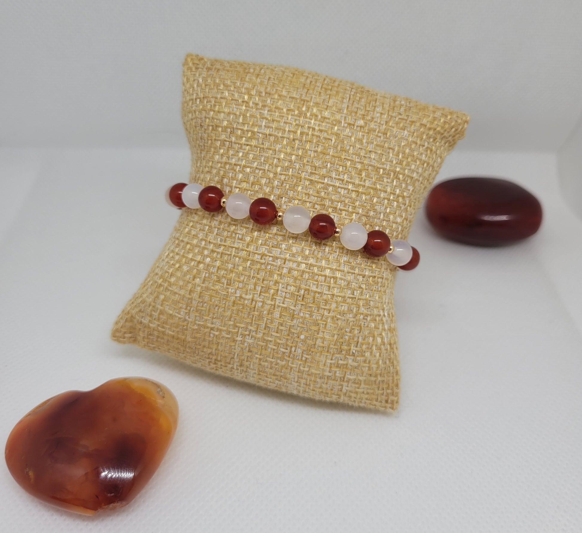 Bracelet 6mm - Cornaline et Agate blanche