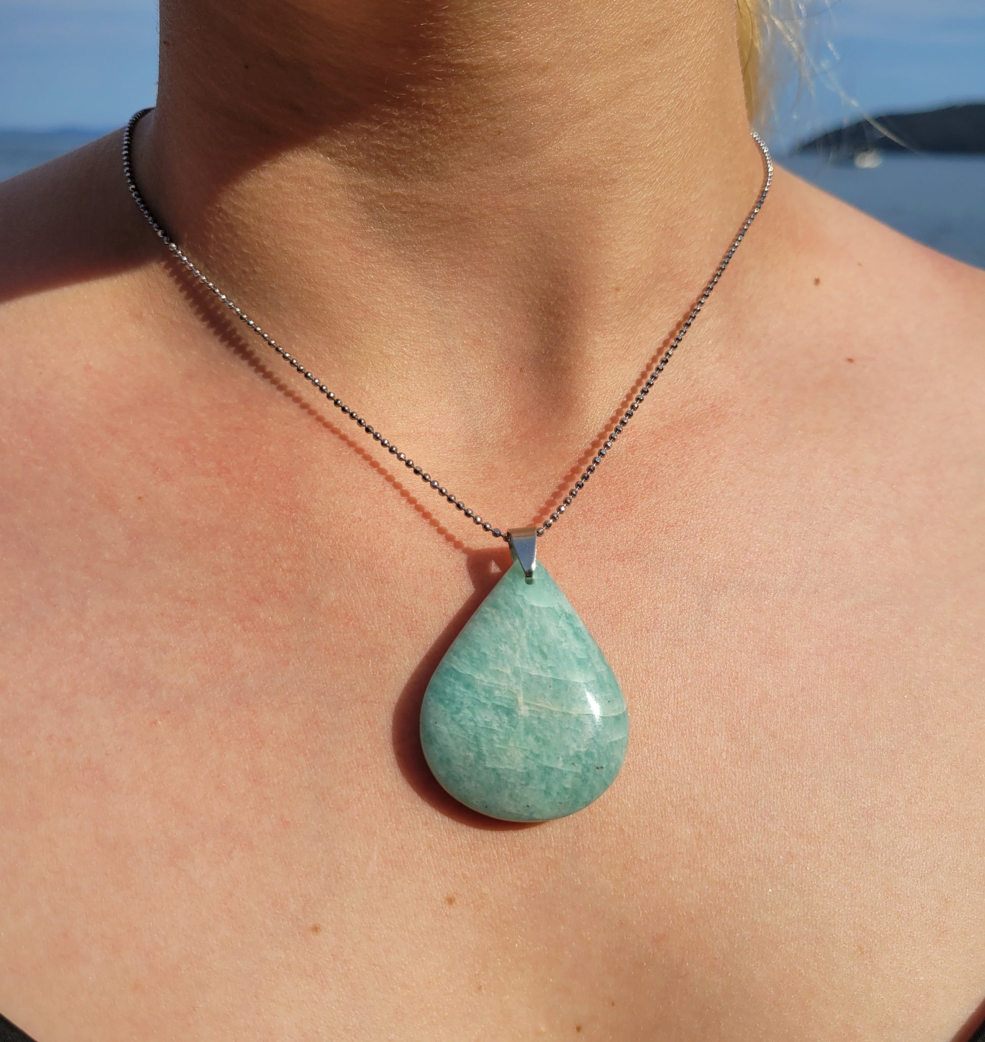 Pendentif pierre plate goutte 35 à 45mm - Amazonite