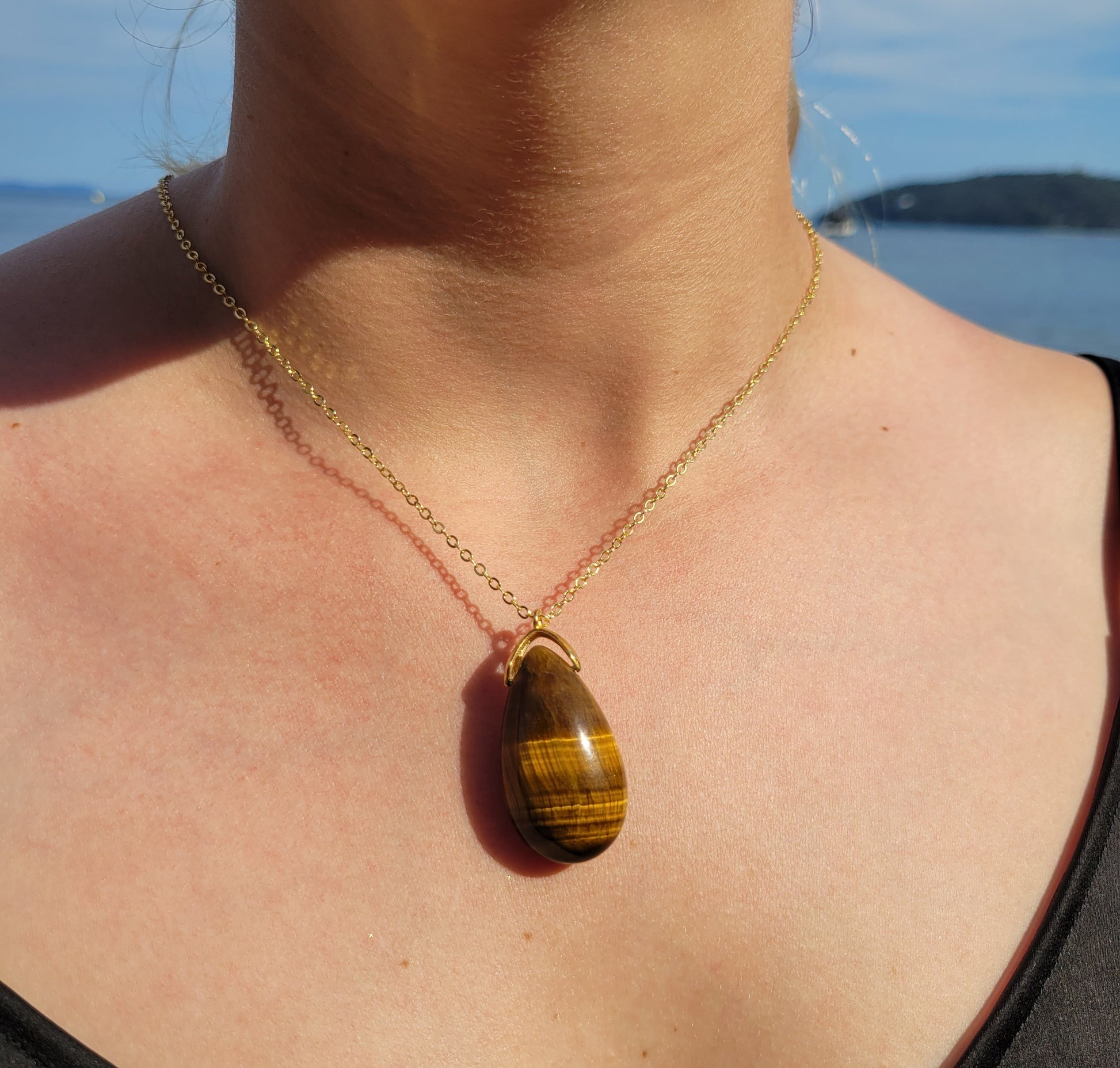 Collier avec pendentif goutte - Œil de tigre