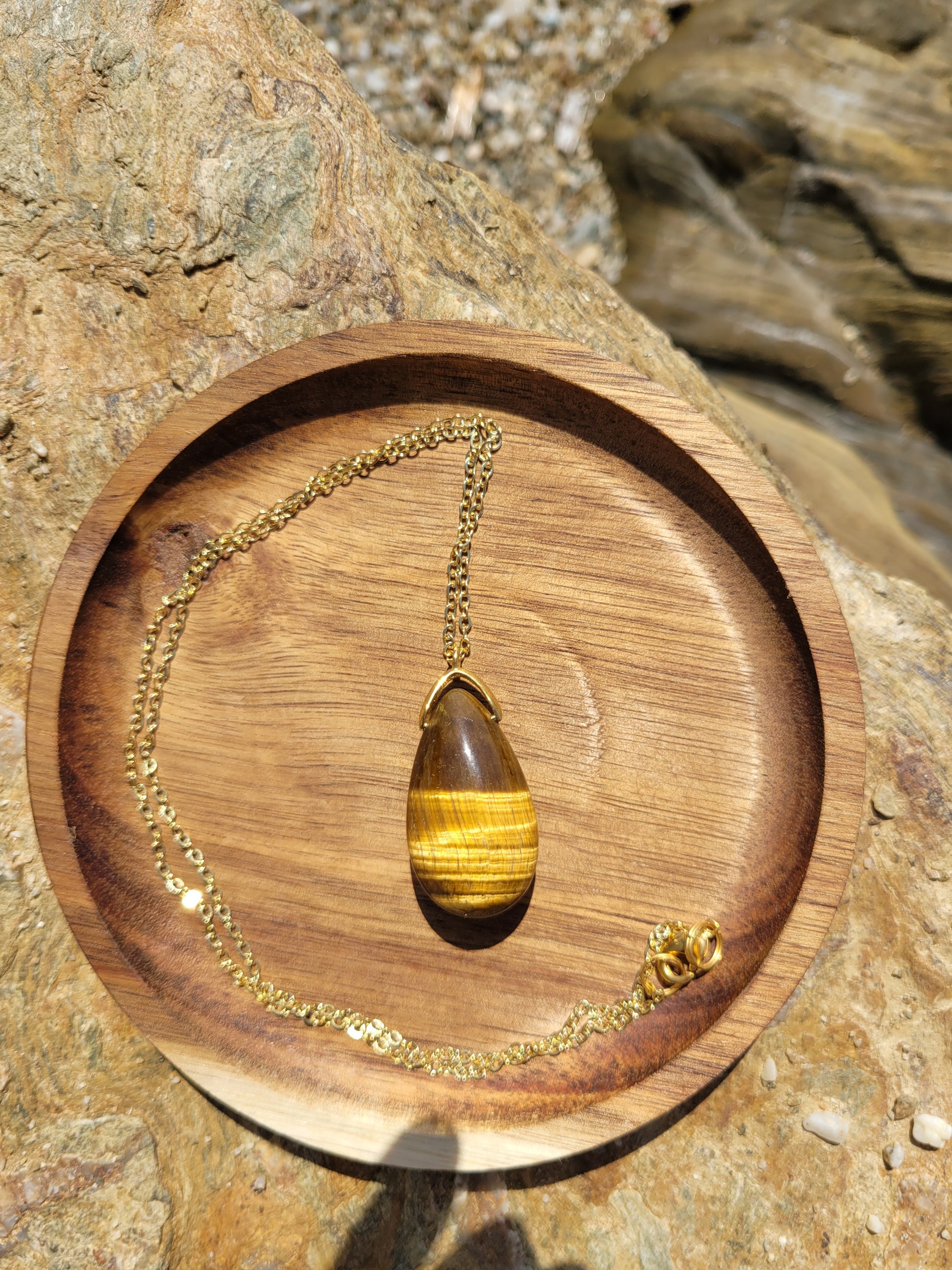 Collier avec pendentif goutte - Œil de tigre