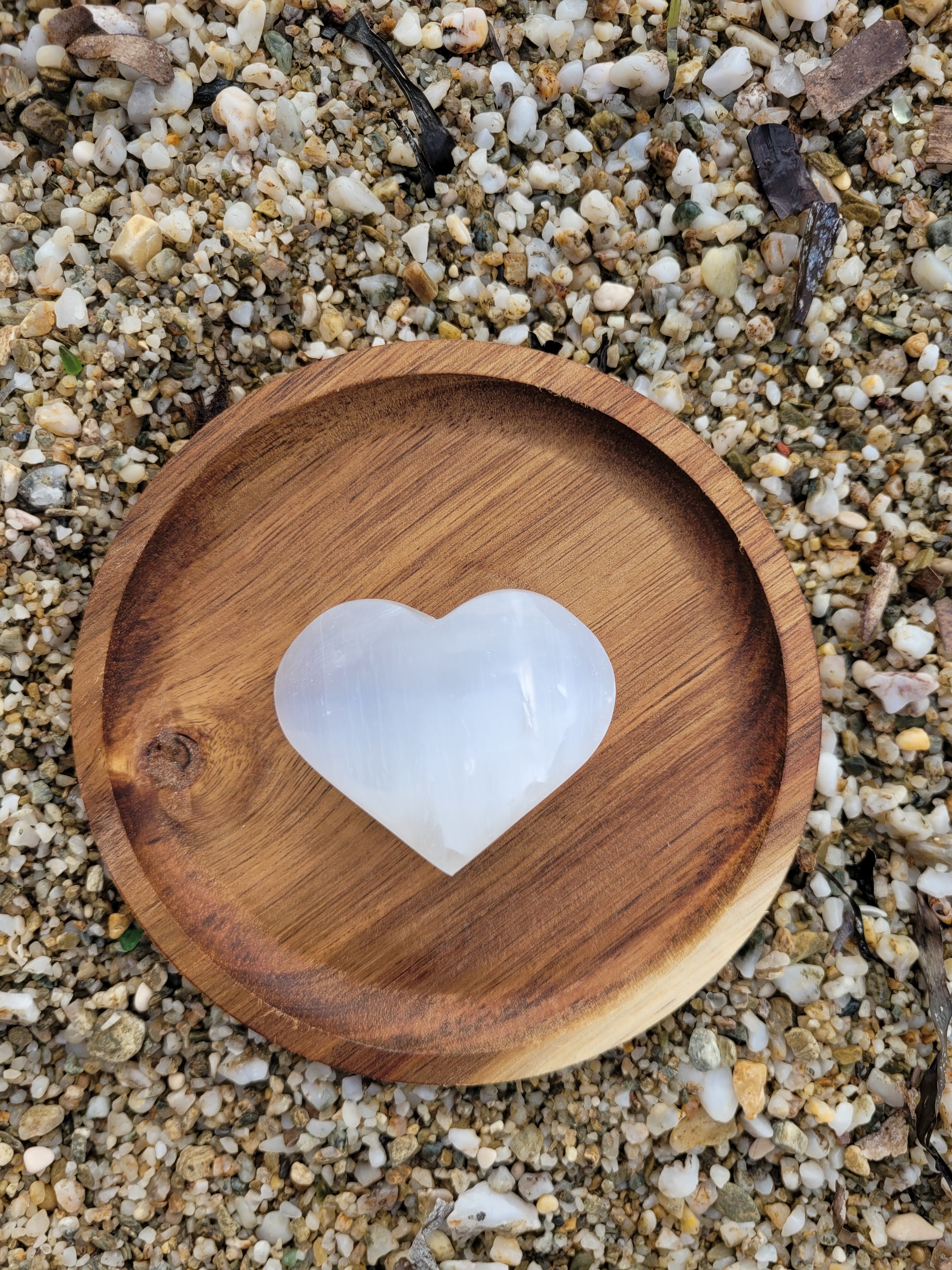 Galet cœur 45 à 55mm - Sélénite