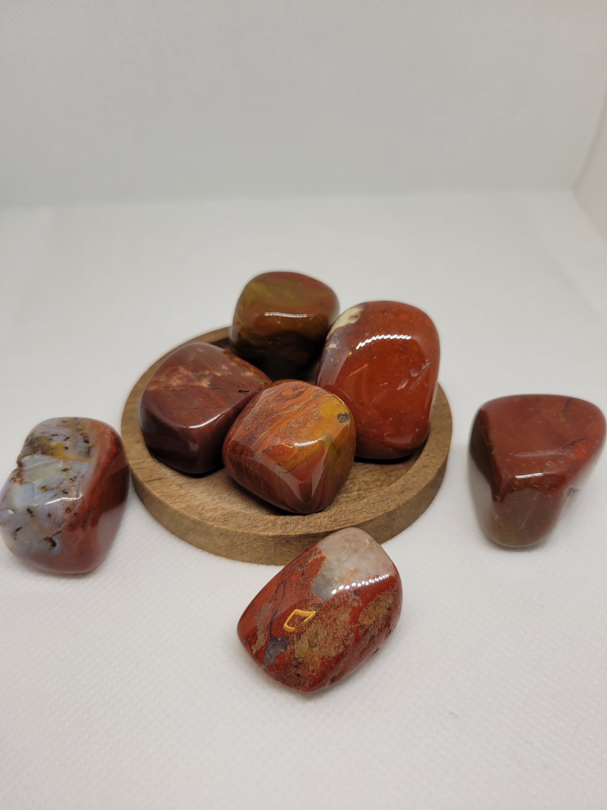 Pierre roulée cubique 20 à 40mm - Jaspe breschia